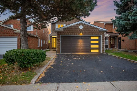 233 Mullen Dr, Vaughan, ON L4J 2V8