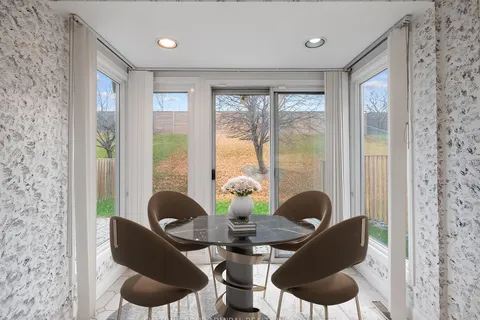 233 Mullen Dr, Vaughan, ON L4J 2V8