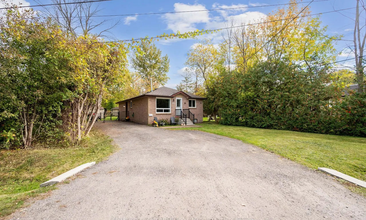 537 Lake Dr, Georgina, ON L4P 1S4