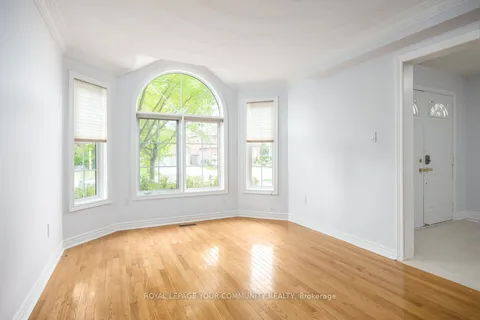 3 Creekview Avenue, Richmond Hill, ON L4C 9X1