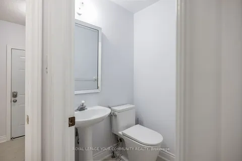 3 Creekview Avenue, Richmond Hill, ON L4C 9X1