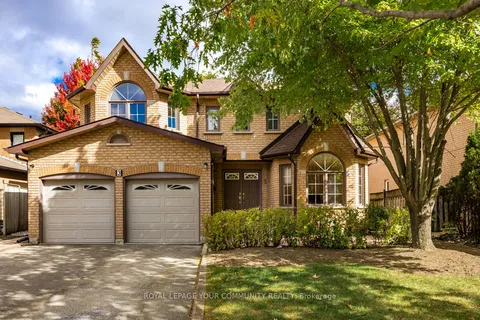 3 Creekview Avenue, Richmond Hill, ON L4C 9X1
