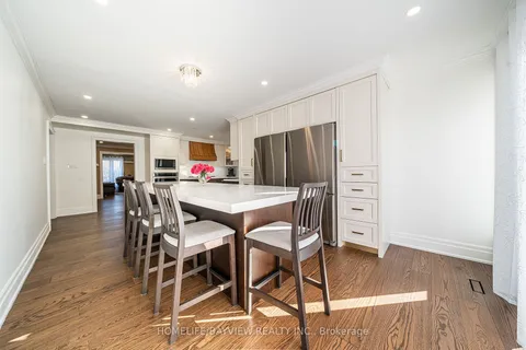 583 Velmar Dr, Vaughan, ON L4L 8H7