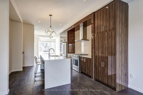 3870 Major Mackenzie Dr, Vaughan, ON L4H 4R2