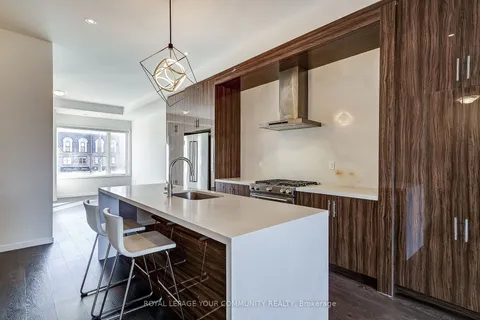 3870 Major Mackenzie Dr, Vaughan, ON L4H 4R2
