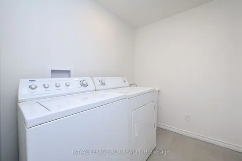 15 McKeown St, New Tecumseth, ON L0G 1A0
