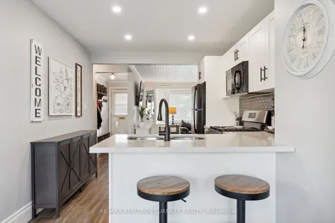 290 Hollywood Dr, Georgina, ON L4P 2Z8