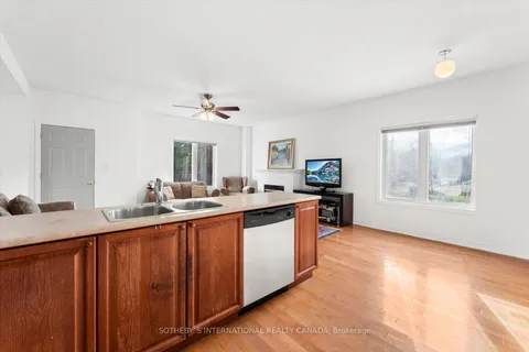 56 North Lake Rd, Richmond Hill, ON L4E 0G5