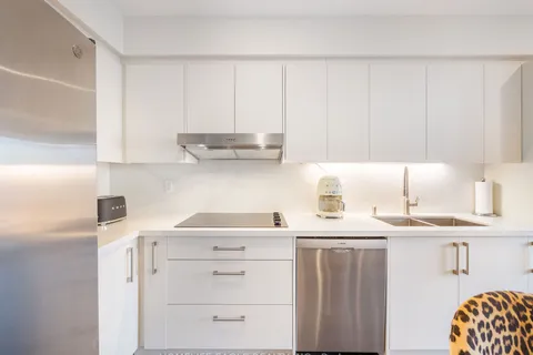 39 Walkview Cres, Richmond Hill, ON L4E 4H5