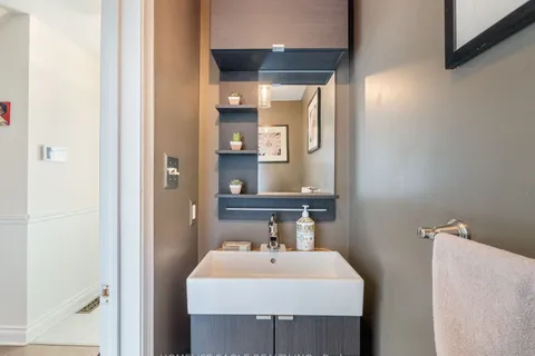 39 Walkview Cres, Richmond Hill, ON L4E 4H5