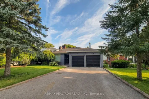 5 Illingworth Crt, Aurora, ON L4G 3T7