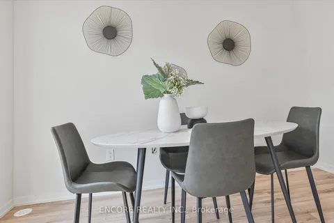 41 Aberfoyle St, Vaughan, ON L6A 5C4