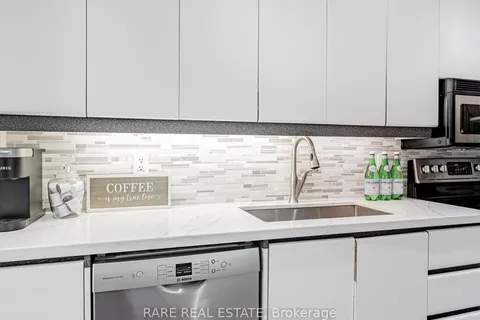 5 Mabley Cres, Vaughan, ON L4J 2Z7