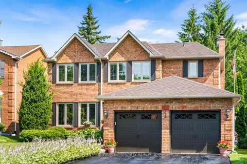 48 Lanewood Dr, Aurora, ON L4G 4T8