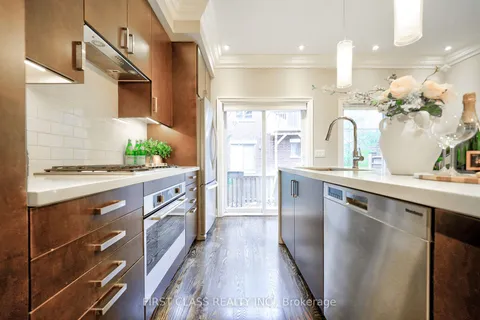 16 Dunton Lane, Richmond Hill, ON L4B 0G4
