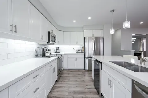 68 John W Taylor Ave, New Tecumseth, ON L9R 0B5