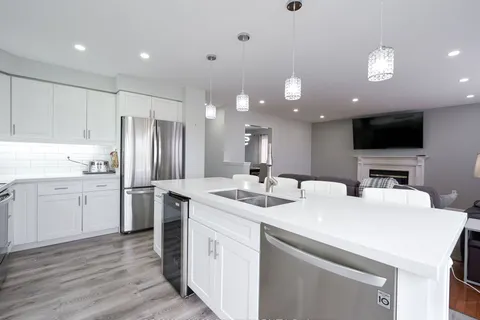 68 John W Taylor Ave, New Tecumseth, ON L9R 0B5