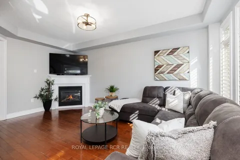 1813 Lamstone St, Innisfil, ON L9S 4Z9