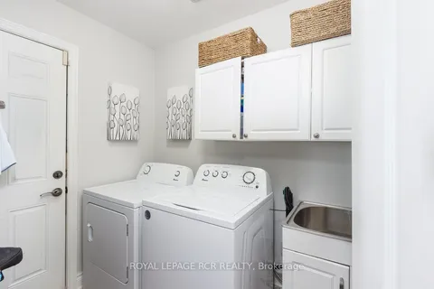 1813 Lamstone St, Innisfil, ON L9S 4Z9