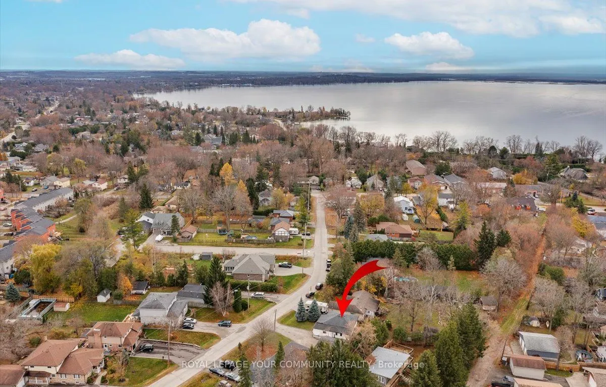 134 First Ave, Georgina, ON L4P 1E4