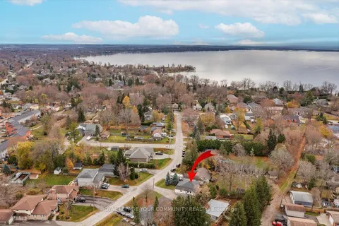 134 First Ave, Georgina, ON L4P 1E4