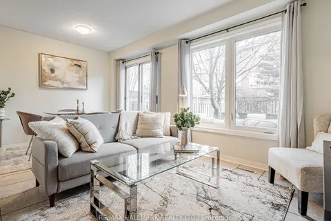 566 Walpole Cres, Newmarket, ON L3X 2B4