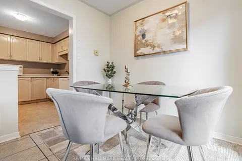 566 Walpole Cres, Newmarket, ON L3X 2B4