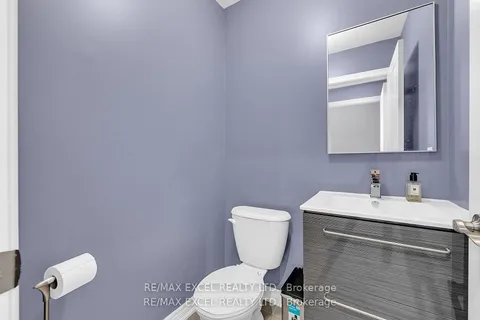 7 Dungannon Dr, Markham, ON L6C 0K1