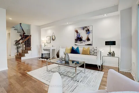 77 Greenbelt Cres, Richmond Hill, ON L4C 5S1