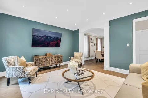 30 Bamburg St, Georgina, ON L0E 1R0