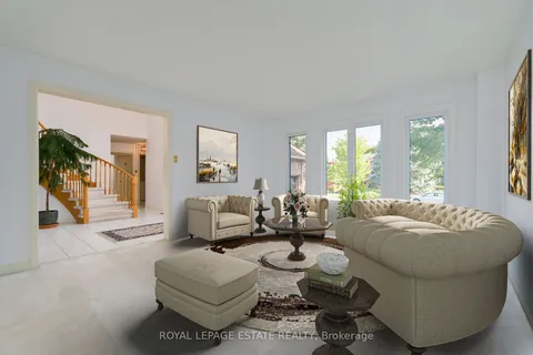 35 Harmony Hill Cres, Richmond Hill, ON L4C 8Z2