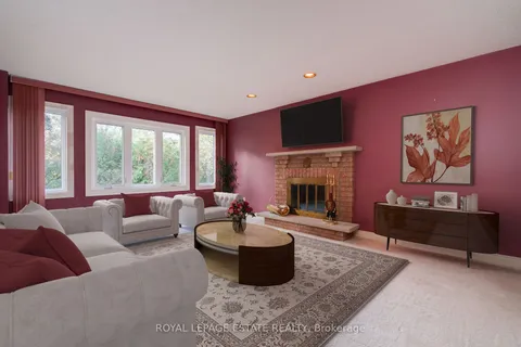 35 Harmony Hill Cres, Richmond Hill, ON L4C 8Z2