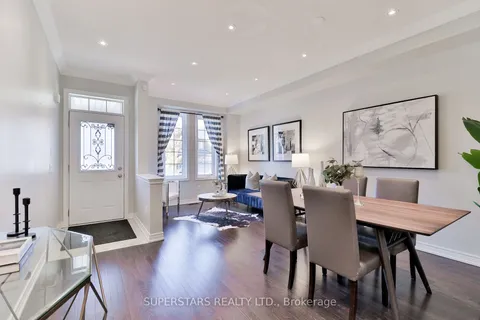 9 Walter English Dr, East Gwillimbury, ON L9N 0S2