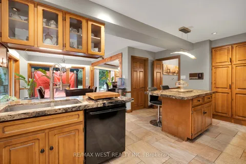 3 Marilyn Ave, Whitchurch-Stouffville, ON L0H 1G0