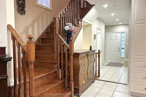 4 Old Orchard Cres, Richmond Hill, ON L4S 2X4