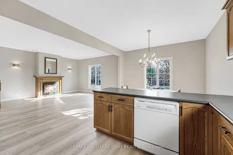 7 Columbus Lane, Adjala-Tosorontio, ON L0M 1J0