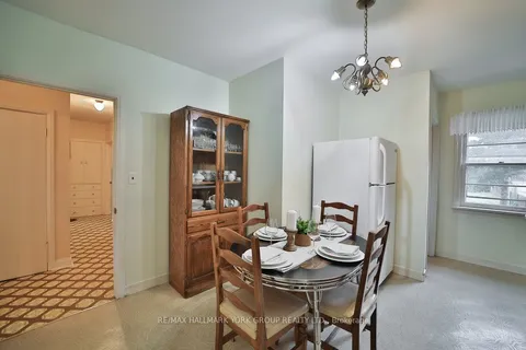 82 Oxford St, Richmond Hill, ON L4C 4L5