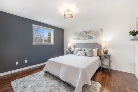 2200 Richard St, Innisfil, ON L9S 2C5