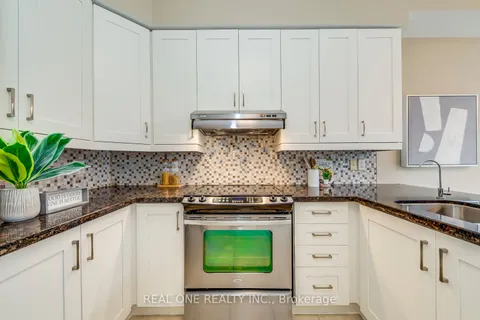 115 Martini Dr, Richmond Hill, ON L4S 2V5