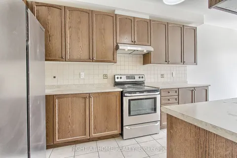 63 Paper Mills Cres, Richmond Hill, ON L4E 0V4
