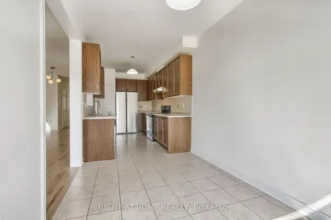 63 Paper Mills Cres, Richmond Hill, ON L4E 0V4