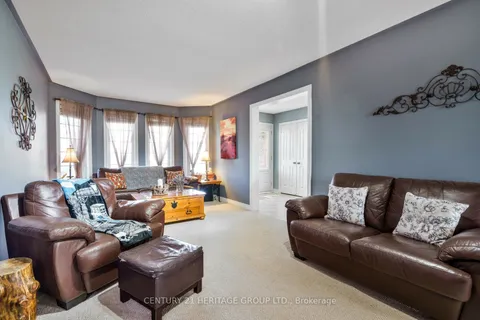 10 Taylor Crt, Bradford West Gwillimbury, ON L3Z 3C6