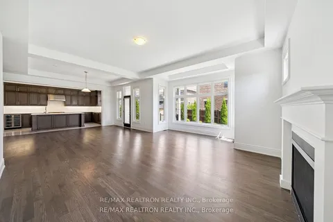 23 Cairns Gate, King, ON L7B 0P5