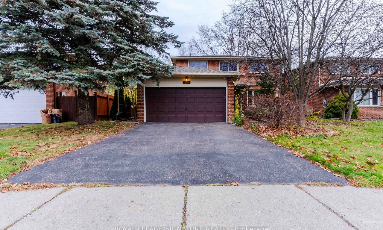 255 Plymouth Tr, Newmarket, ON L3Y 6G6