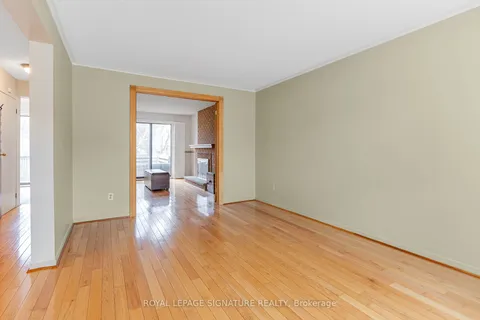 255 Plymouth Tr, Newmarket, ON L3Y 6G6