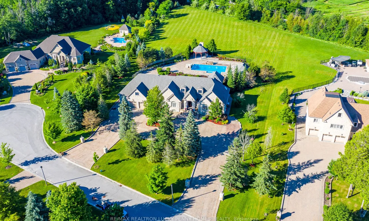 22 Riverstone Crt, East Gwillimbury, ON L0G 1V0