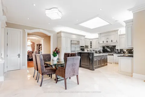 22 Riverstone Crt, East Gwillimbury, ON L0G 1V0