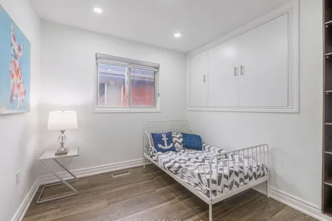 87 Longview Dr, Bradford West Gwillimbury, ON L3Z 2Z2