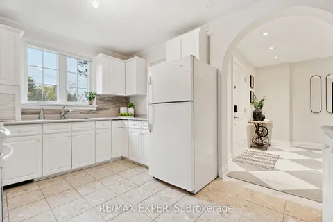 15133 Dufferin St, King, ON L7B 1A7