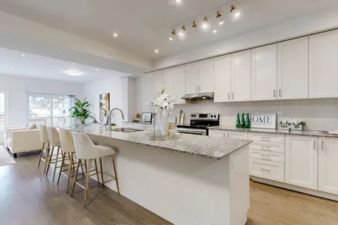 106 Lichfield Rd, Markham, ON L3R 0W9